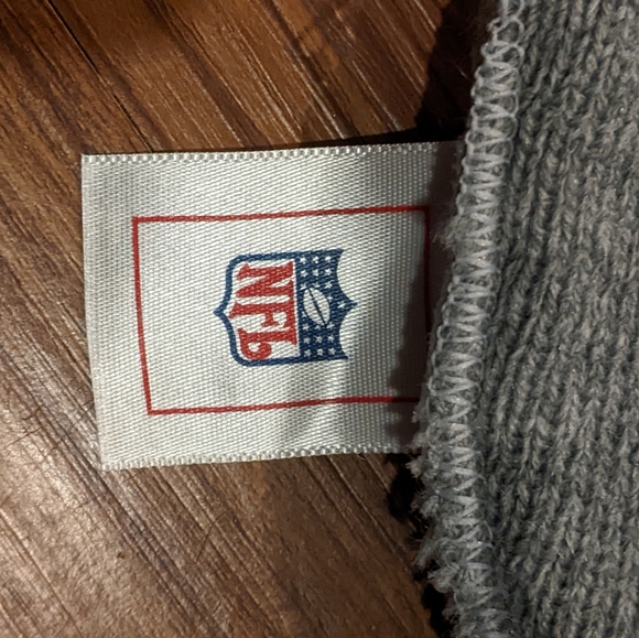 New England Patriots Knit Gray Wool Beanie - Picture 2 of 4